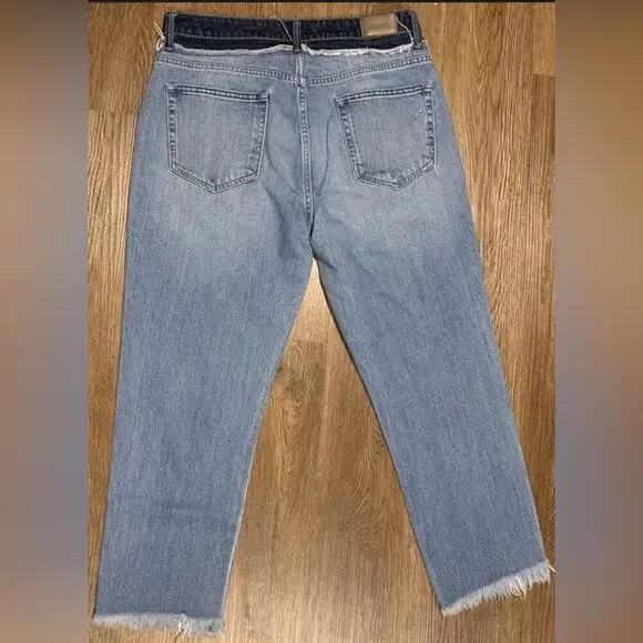 NWOT, Hidden “Zoey” Jeans, Distressed Contrasting Denim High Rise Fit, Size 30 - Picture 3 of 6